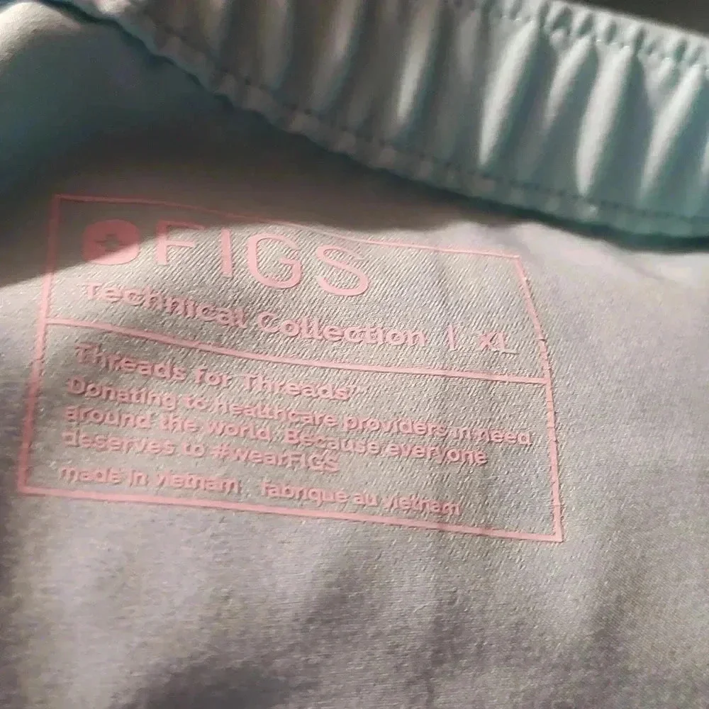 Figs limited edition mens Cairo scrub bottoms and Leon top